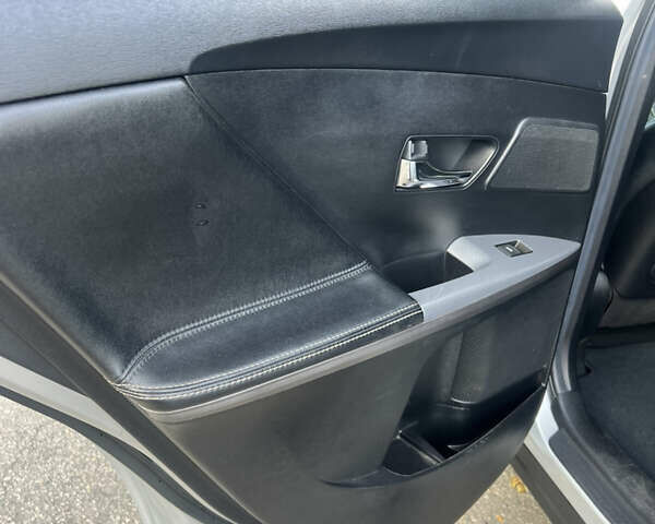 Серый Тойота Венза, объемом двигателя 2.7 л и пробегом 194 тыс. км за 17500 $, фото 10 на Automoto.ua