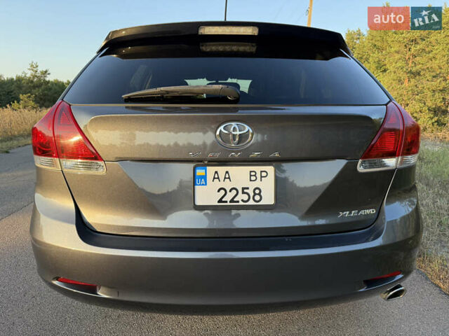Сірий Тойота Венза, об'ємом двигуна 2.67 л та пробігом 225 тис. км за 17000 $, фото 3 на Automoto.ua