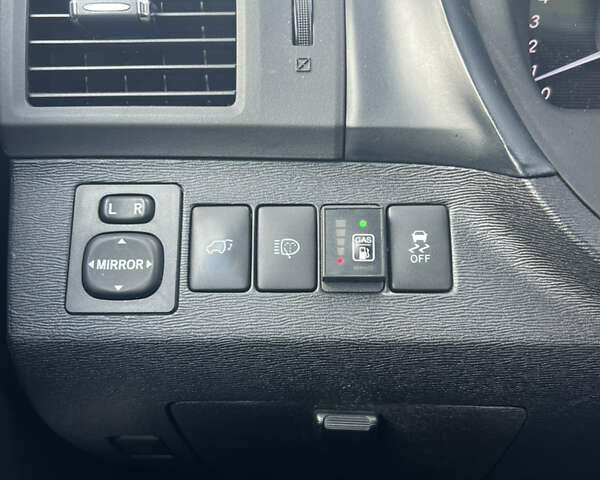 Серый Тойота Венза, объемом двигателя 2.7 л и пробегом 194 тыс. км за 17500 $, фото 13 на Automoto.ua