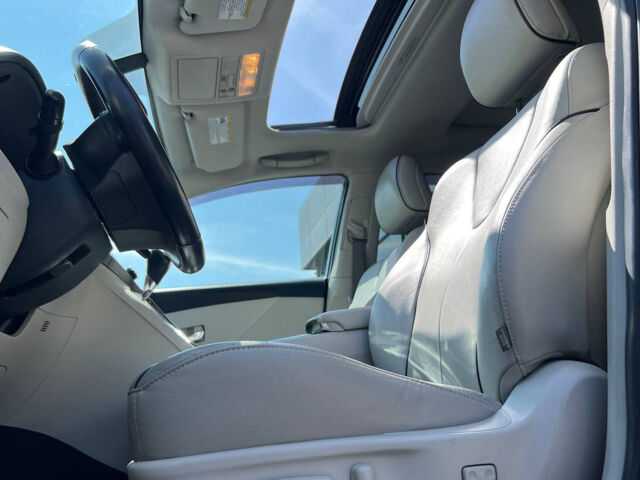 Сірий Тойота Венза, об'ємом двигуна 2.7 л та пробігом 135 тис. км за 16500 $, фото 9 на Automoto.ua