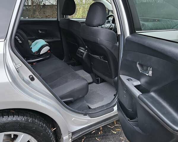 Сірий Тойота Венза, об'ємом двигуна 2.67 л та пробігом 323 тис. км за 14000 $, фото 13 на Automoto.ua