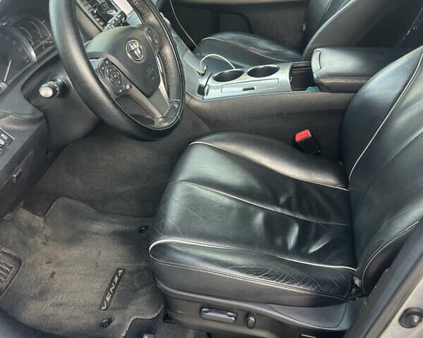 Серый Тойота Венза, объемом двигателя 2.7 л и пробегом 194 тыс. км за 17500 $, фото 7 на Automoto.ua