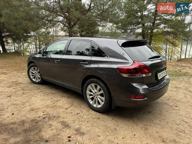 Серый Тойота Венза, объемом двигателя 2.67 л и пробегом 280 тыс. км за 15800 $, фото 2 на Automoto.ua