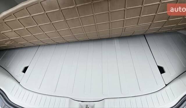 Сірий Тойота Венза, об'ємом двигуна 2.67 л та пробігом 201 тис. км за 19300 $, фото 10 на Automoto.ua