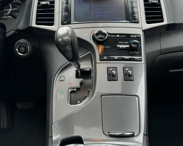 Серый Тойота Венза, объемом двигателя 2.67 л и пробегом 280 тыс. км за 15800 $, фото 9 на Automoto.ua