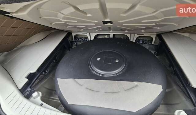 Сірий Тойота Венза, об'ємом двигуна 2.67 л та пробігом 201 тис. км за 19300 $, фото 12 на Automoto.ua