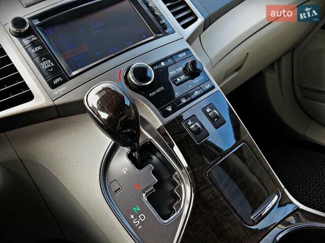 Серый Тойота Венза, объемом двигателя 2.7 л и пробегом 208 тыс. км за 15800 $, фото 12 на Automoto.ua