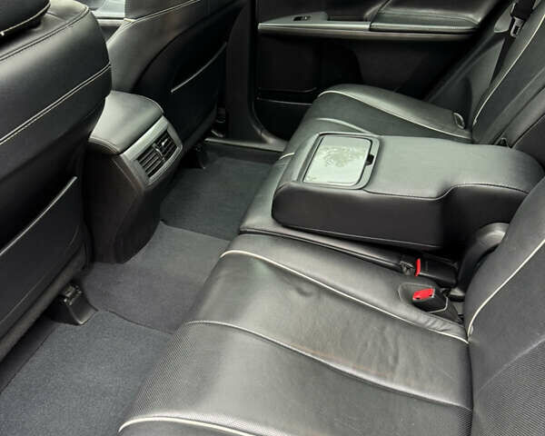 Серый Тойота Венза, объемом двигателя 2.67 л и пробегом 280 тыс. км за 15800 $, фото 11 на Automoto.ua