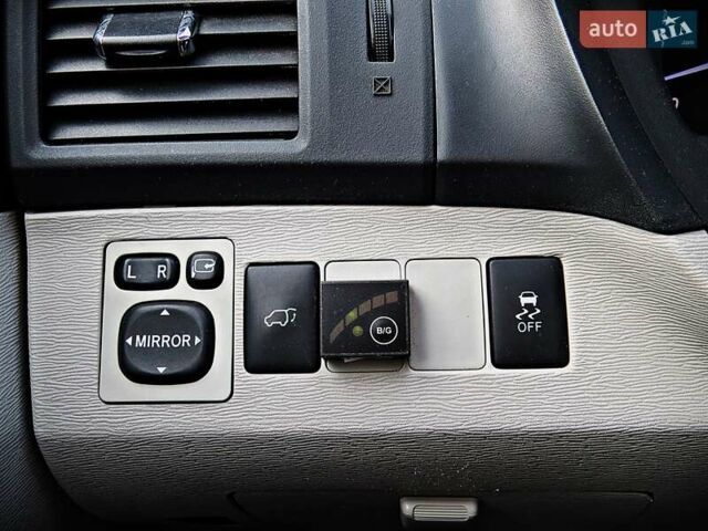 Серый Тойота Венза, объемом двигателя 2.7 л и пробегом 208 тыс. км за 15800 $, фото 10 на Automoto.ua