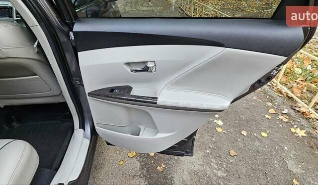 Сірий Тойота Венза, об'ємом двигуна 2.67 л та пробігом 201 тис. км за 19300 $, фото 17 на Automoto.ua