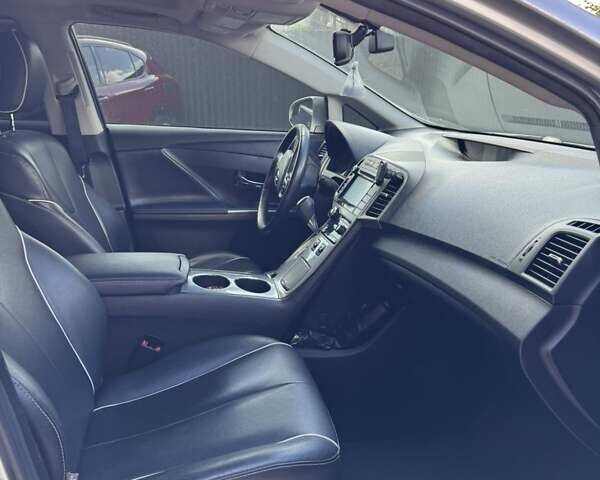 Серый Тойота Венза, объемом двигателя 2.7 л и пробегом 63 тыс. км за 18999 $, фото 1 на Automoto.ua