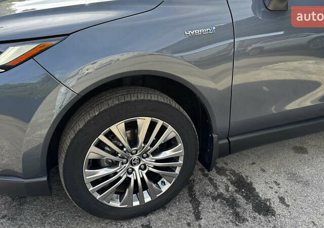 Серый Тойота Венза, объемом двигателя 2.49 л и пробегом 84 тыс. км за 35000 $, фото 1 на Automoto.ua