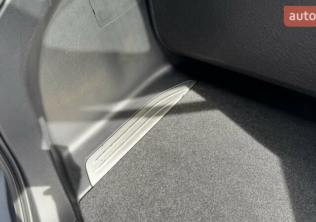 Серый Тойота Венза, объемом двигателя 2.49 л и пробегом 84 тыс. км за 35000 $, фото 41 на Automoto.ua