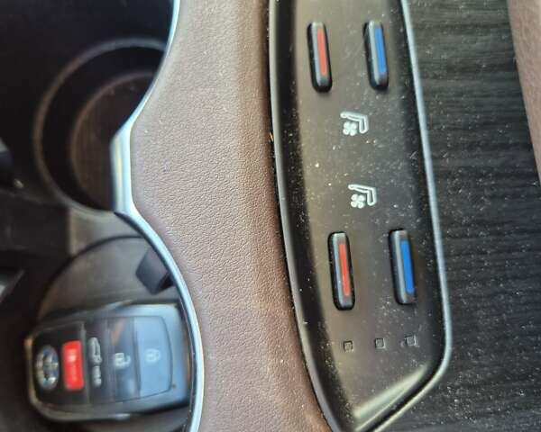 Серый Тойота Венза, объемом двигателя 2.49 л и пробегом 86 тыс. км за 38900 $, фото 12 на Automoto.ua