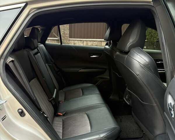 Серый Тойота Венза, объемом двигателя 2.49 л и пробегом 138 тыс. км за 32000 $, фото 22 на Automoto.ua