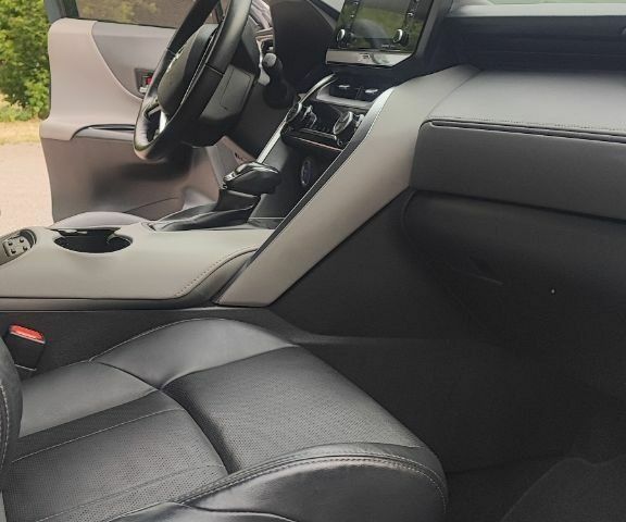 Сірий Тойота Венза, об'ємом двигуна 2.5 л та пробігом 116 тис. км за 27500 $, фото 3 на Automoto.ua