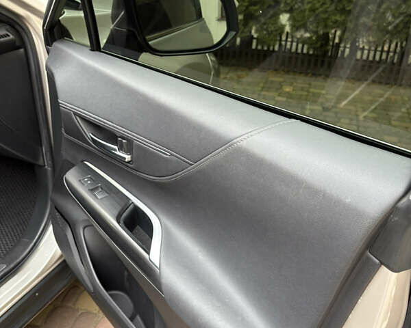 Серый Тойота Венза, объемом двигателя 2.49 л и пробегом 138 тыс. км за 32000 $, фото 20 на Automoto.ua