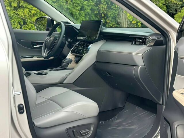 Серый Тойота Венза, объемом двигателя 2.5 л и пробегом 14 тыс. км за 13500 $, фото 13 на Automoto.ua