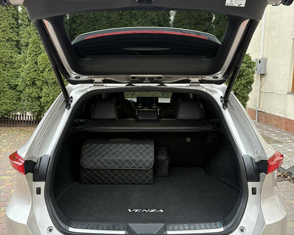 Серый Тойота Венза, объемом двигателя 2.49 л и пробегом 138 тыс. км за 32000 $, фото 23 на Automoto.ua