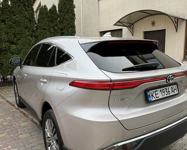 Серый Тойота Венза, объемом двигателя 2.49 л и пробегом 138 тыс. км за 32000 $, фото 5 на Automoto.ua