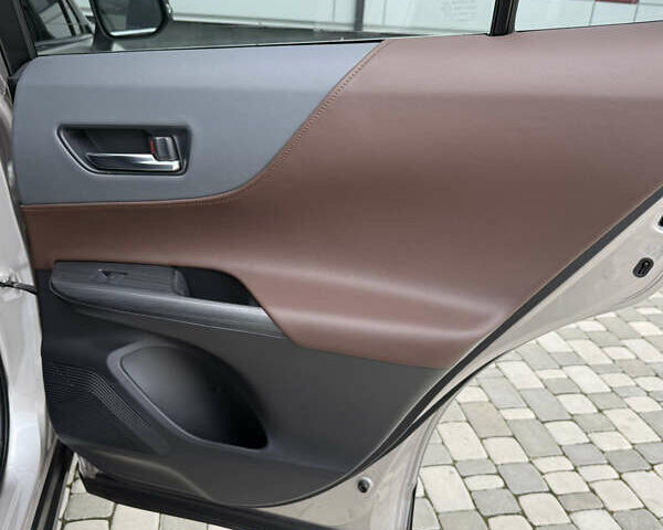 Серый Тойота Венза, объемом двигателя 2.49 л и пробегом 1 тыс. км за 46000 $, фото 25 на Automoto.ua