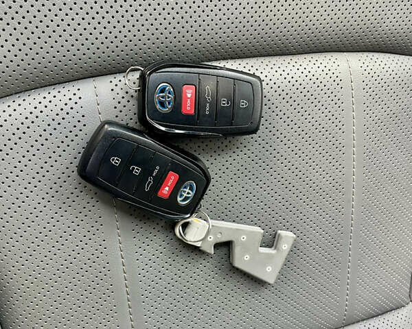 Синий Тойота Венза, объемом двигателя 2.49 л и пробегом 233 тыс. км за 35700 $, фото 41 на Automoto.ua