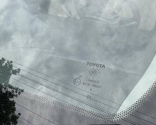 Белый Тойота Версо, объемом двигателя 1.6 л и пробегом 200 тыс. км за 9500 $, фото 7 на Automoto.ua