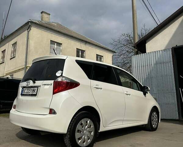 Білий Тойота Версо, об'ємом двигуна 1.33 л та пробігом 215 тис. км за 6800 $, фото 2 на Automoto.ua