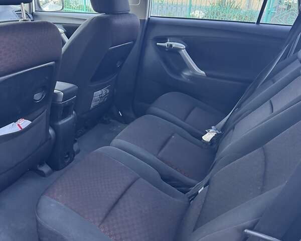 Белый Тойота Версо, объемом двигателя 1.8 л и пробегом 212 тыс. км за 8300 $, фото 8 на Automoto.ua