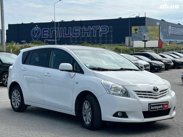 Белый Тойота Версо, объемом двигателя 2 л и пробегом 226 тыс. км за 10690 $, фото 47 на Automoto.ua