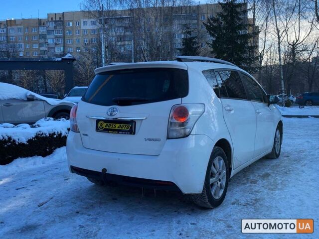 Белый Тойота Версо, объемом двигателя 2 л и пробегом 306 тыс. км за 12900 $, фото 5 на Automoto.ua