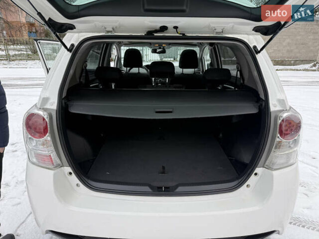 Білий Тойота Версо, об'ємом двигуна 2 л та пробігом 295 тис. км за 10500 $, фото 13 на Automoto.ua