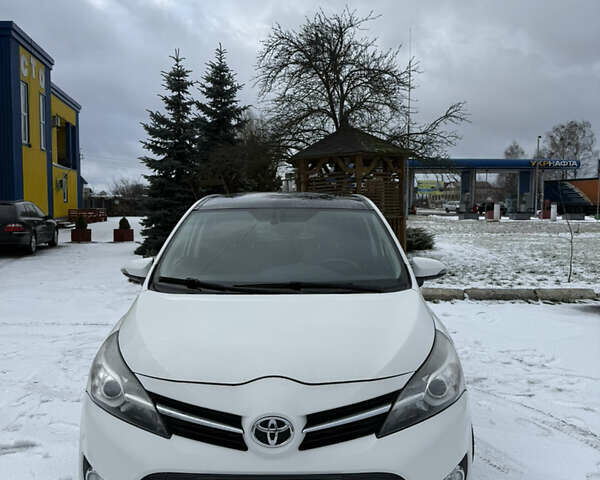 Білий Тойота Версо, об'ємом двигуна 2 л та пробігом 295 тис. км за 10500 $, фото 1 на Automoto.ua