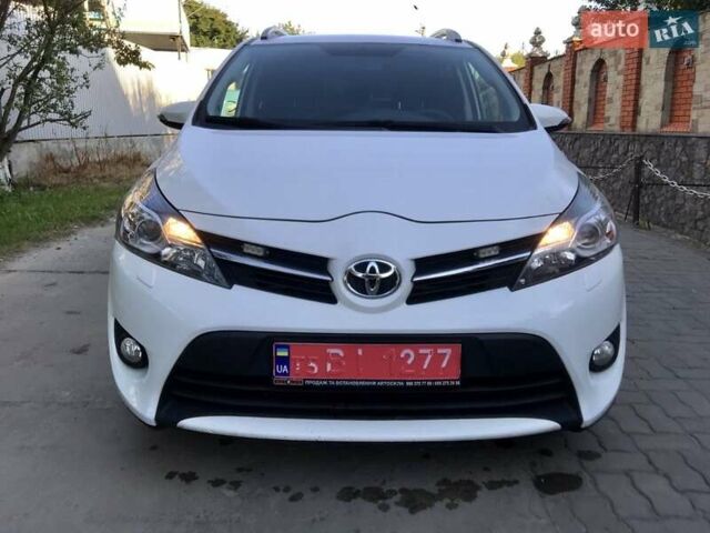Белый Тойота Версо, объемом двигателя 2 л и пробегом 188 тыс. км за 10500 $, фото 12 на Automoto.ua
