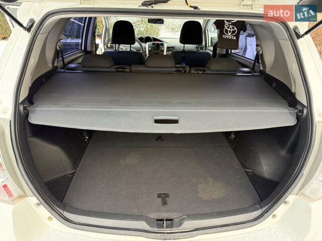 Білий Тойота Версо, об'ємом двигуна 1.6 л та пробігом 200 тис. км за 10300 $, фото 10 на Automoto.ua