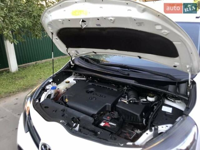 Белый Тойота Версо, объемом двигателя 2 л и пробегом 188 тыс. км за 10500 $, фото 27 на Automoto.ua