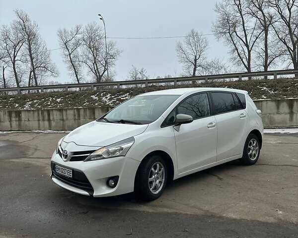 Белый Тойота Версо, объемом двигателя 2 л и пробегом 360 тыс. км за 8800 $, фото 9 на Automoto.ua