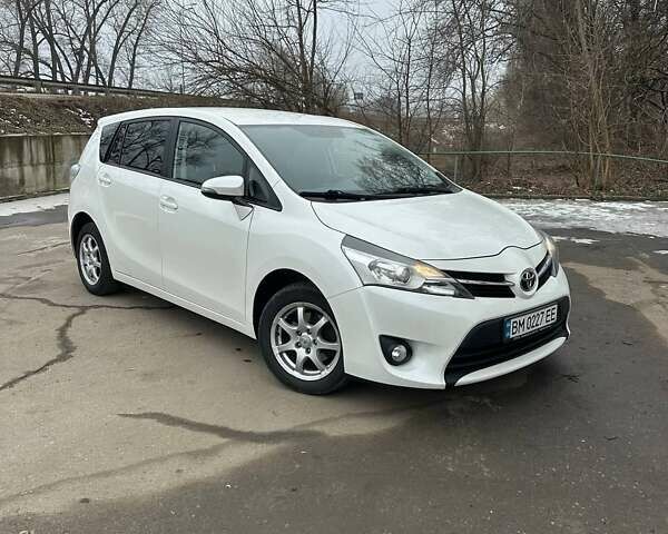 Белый Тойота Версо, объемом двигателя 2 л и пробегом 360 тыс. км за 8800 $, фото 2 на Automoto.ua