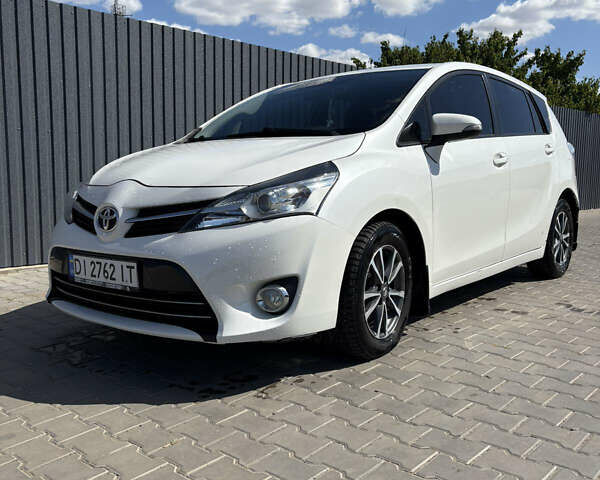 Тойота Версо 2013 в Вознесенске на Automoto.ua Белый Тойота Версо, объемом двигателя 1.8 л и пробегом 290 тыс. км за 9700 $, фото 1 на Automoto.ua