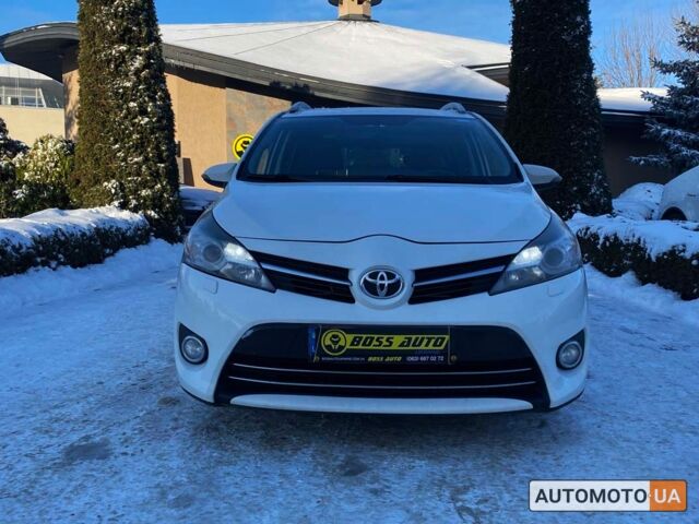 Белый Тойота Версо, объемом двигателя 2 л и пробегом 306 тыс. км за 12900 $, фото 1 на Automoto.ua