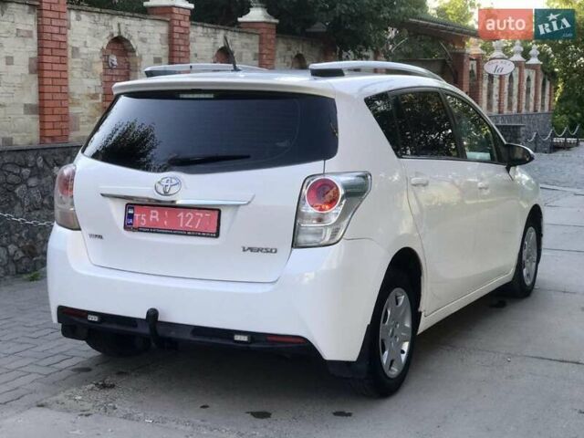Белый Тойота Версо, объемом двигателя 2 л и пробегом 188 тыс. км за 10500 $, фото 11 на Automoto.ua