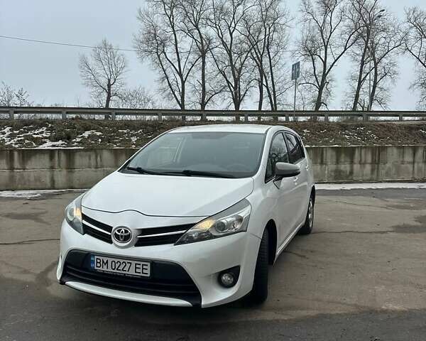 Белый Тойота Версо, объемом двигателя 2 л и пробегом 360 тыс. км за 8800 $, фото 8 на Automoto.ua