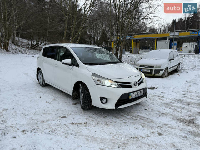 Білий Тойота Версо, об'ємом двигуна 1.6 л та пробігом 200 тис. км за 10300 $, фото 1 на Automoto.ua