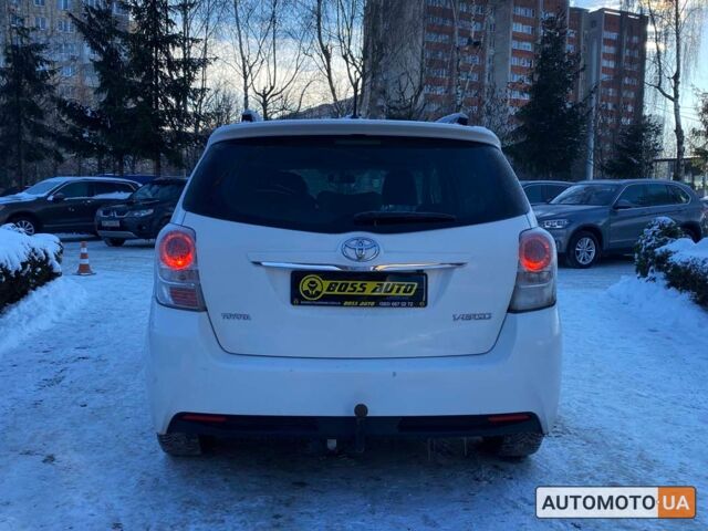 Белый Тойота Версо, объемом двигателя 2 л и пробегом 306 тыс. км за 12900 $, фото 4 на Automoto.ua