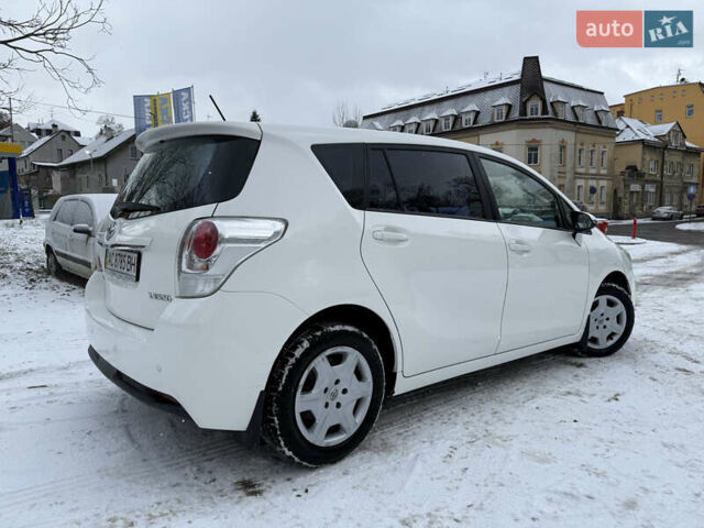 Білий Тойота Версо, об'ємом двигуна 1.6 л та пробігом 200 тис. км за 10300 $, фото 3 на Automoto.ua