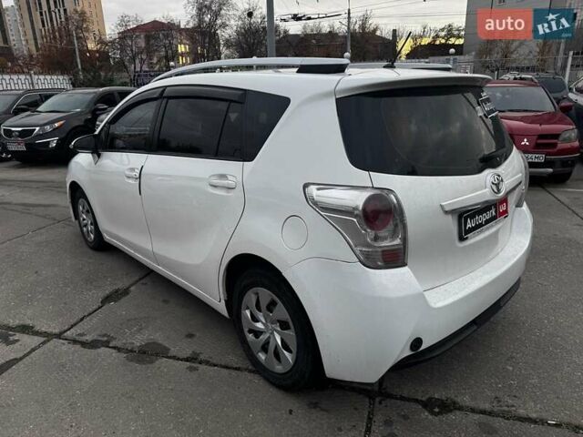 Белый Тойота Версо, объемом двигателя 1.6 л и пробегом 106 тыс. км за 10990 $, фото 3 на Automoto.ua