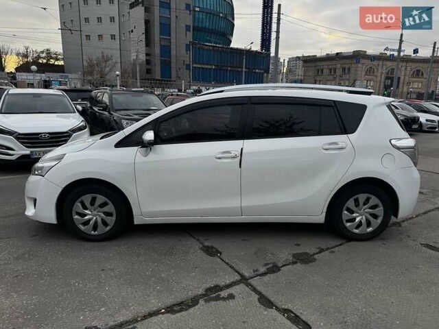 Белый Тойота Версо, объемом двигателя 1.6 л и пробегом 106 тыс. км за 10990 $, фото 2 на Automoto.ua