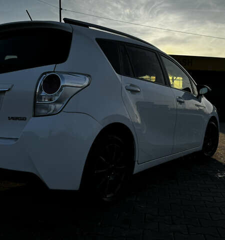 Белый Тойота Версо, объемом двигателя 1.6 л и пробегом 157 тыс. км за 10500 $, фото 25 на Automoto.ua