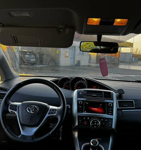 Белый Тойота Версо, объемом двигателя 1.6 л и пробегом 157 тыс. км за 10500 $, фото 13 на Automoto.ua