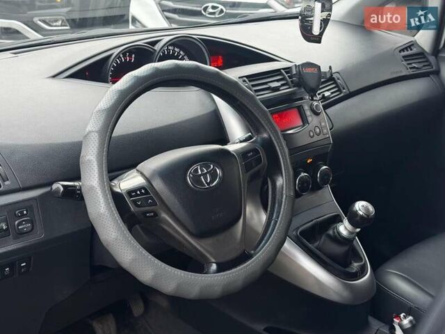 Белый Тойота Версо, объемом двигателя 1.6 л и пробегом 106 тыс. км за 10990 $, фото 8 на Automoto.ua